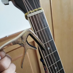 1分钟教你吉他变调夹的应用于原理