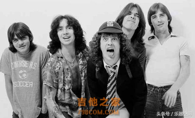 斯人已去，空留这些图片让我们得以缅怀AC/DC吉他手Malcolm Young