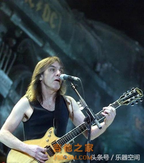 斯人已去，空留这些图片让我们得以缅怀AC/DC吉他手Malcolm Young