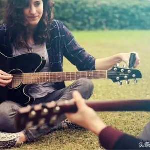 初学自学吉他，如何调音调弦以及方法，小白易懂