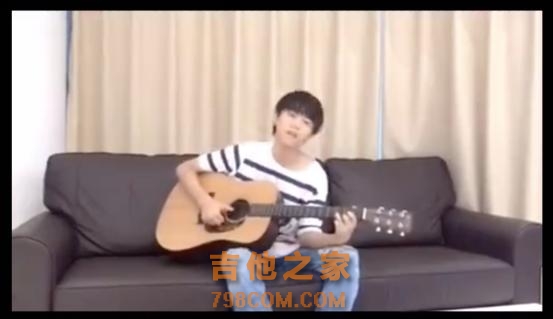 王俊凯这么爱弹吉他，那他都弹过哪些琴？