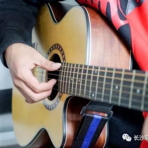 吉他少年李驰宇