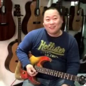 昔日学渣，自学制作吉他，开了一家琴行。就连罗大佑、崔健、许巍的琴也是他 ...