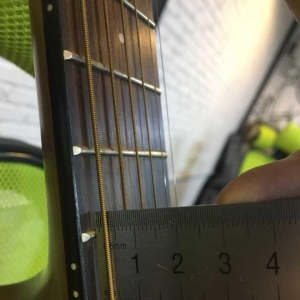 新手如何选购​吉他​