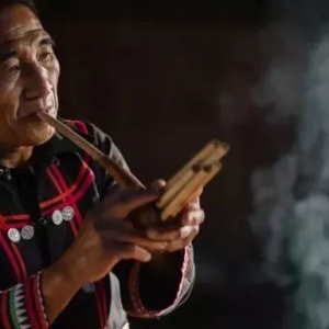 老达保-拉祜族的最炫民族风◆那里80％的人拿起吉他就唱歌——了不起的村落 ...