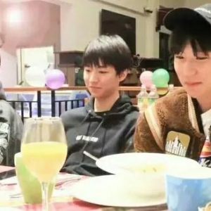 TFBOYS王俊凯王源易烊千玺凑在一起就是一个乐队