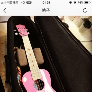 潘玮柏点赞吴昕学吉他的ins，两人最近甜蜜互动狗粮很多啊