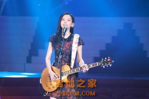 这位吉他女神曾因颜值太高被《好歌曲》淘汰，如今却是13亿女主