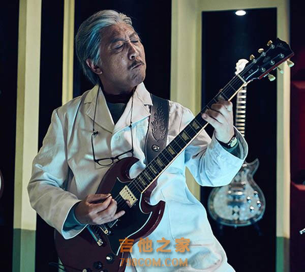 《缝纫机乐队》老戏骨韩童生弹吉他是真的吗？