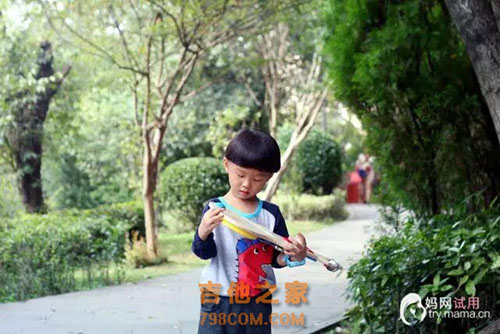 试玩｜Hape六合一酷炫吉他，给宝宝多彩的音乐启蒙
