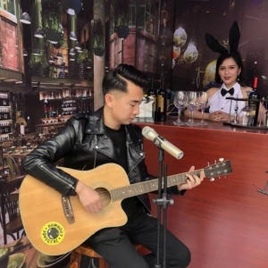 美丽兔女郎遇上吉他小帅哥，此番完美邂逅原来就在海悦城！ ...