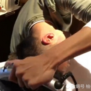 这样烫头发我只服他！网友：看到这个发型就想到当年的他怒摔吉他！ ...