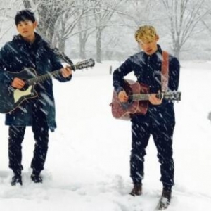 哪胖了？周杰伦雪地弹吉他 “周董”实力宠粉雪中弹唱超浪漫 ...