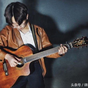 吉他水平提升慢？你的持琴姿势可能有问题