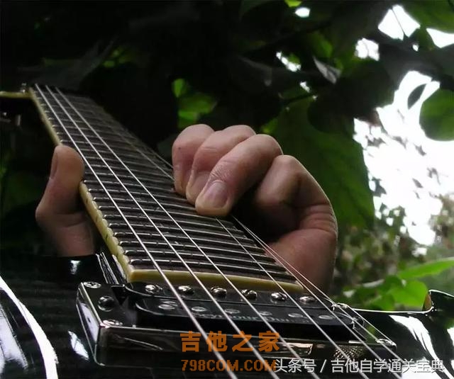 学唱歌入门：电吉他推弦技巧与方法