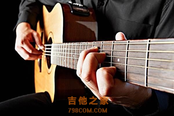 吉他弹唱最经典的几个弹法，适用于80%的流行歌曲
