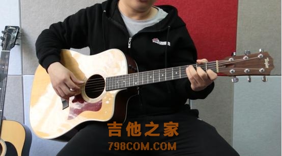 吉他小白不走弯路！一片关于吉他持琴姿势的知识！