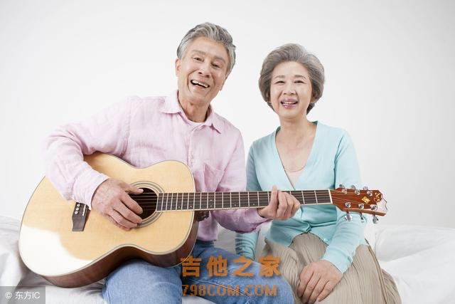 吉他小白不走弯路！一片关于吉他持琴姿势的知识！