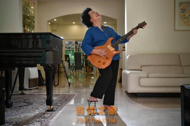 81岁的她，用摇滚征服总理，更征服了所有人，简直就是行走的传奇