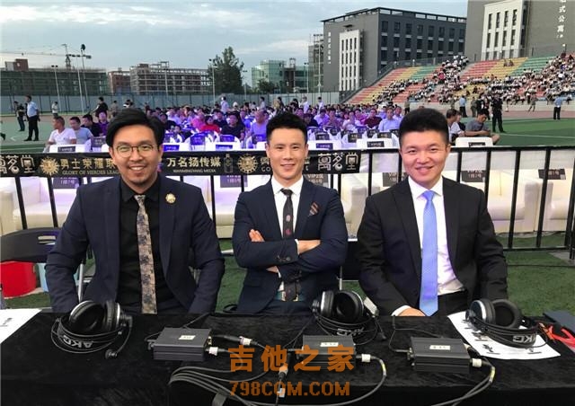 难得轻松！邱建良脱掉拳套弹吉他，化身文艺青年要跨界？