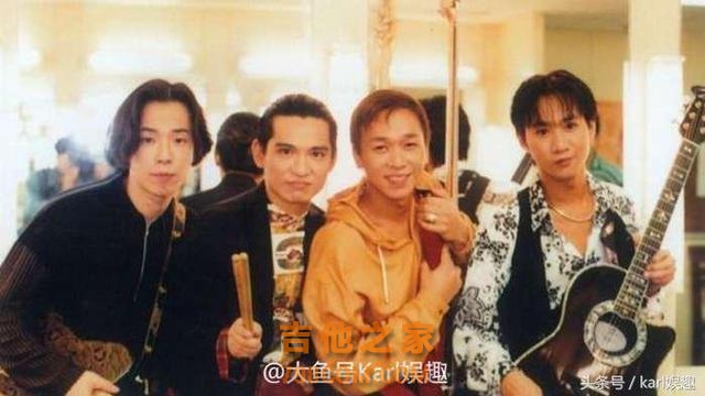 沙哑嗓音加吉他弹奏是他的标志, 歌曲传唱至今, 老少通吃!