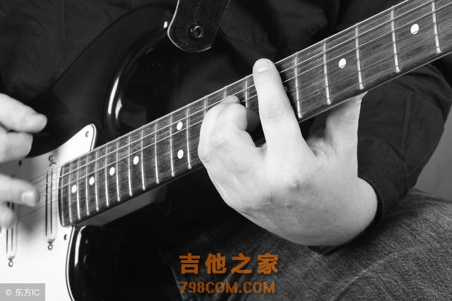 自学吉他入门弹奏教程--扫弦的常见错误及解决