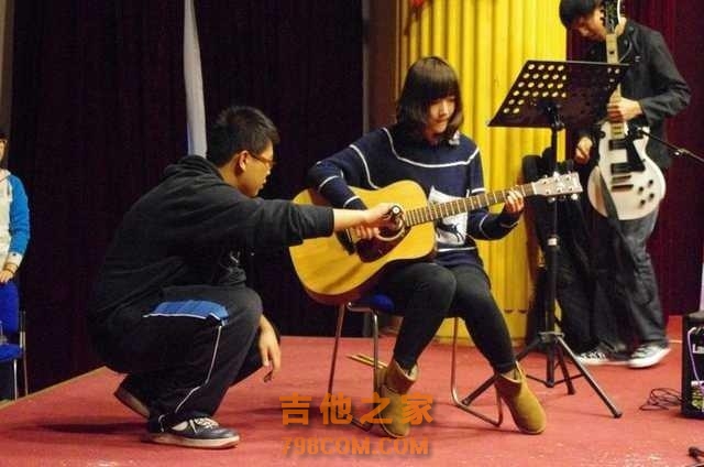 弹吉他一定可以让我们做到这件事