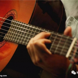 吉他弹与唱的配合及歌唱要领