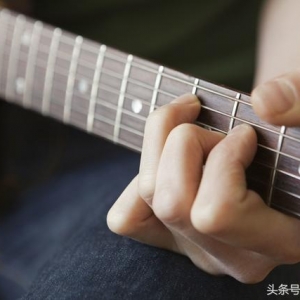 吉他爬格子练习太复杂？教你用4根弦练习音阶
