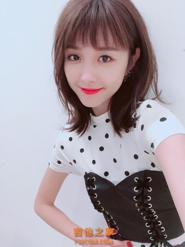 劈腿成性邵雨薇压力大患抑郁，戏假情深钟爱吉他男