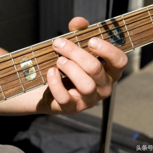 3招解决吉他和弦转换不连贯的问题！