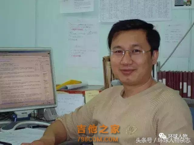 窦唯请他弹吉他，央视请他唱歌…玩摇滚的中科院博导也是没sei了