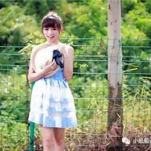 程壁、青叶市子：森系女生还得配把古典吉他