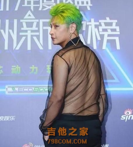 过气明星想翻红？扮丑下流做小丑！