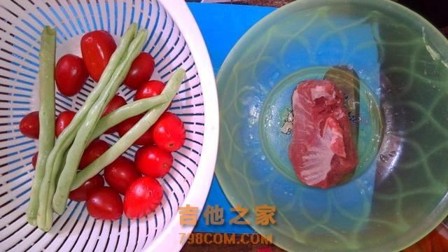 宝宝都爱吃的宝宝餐-袖珍吉他创意饭团