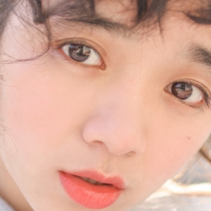 人像摄影：吉他与她