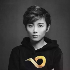 让三亿人弹起吉他唱起歌。除了弹琴，我们也弹梦想