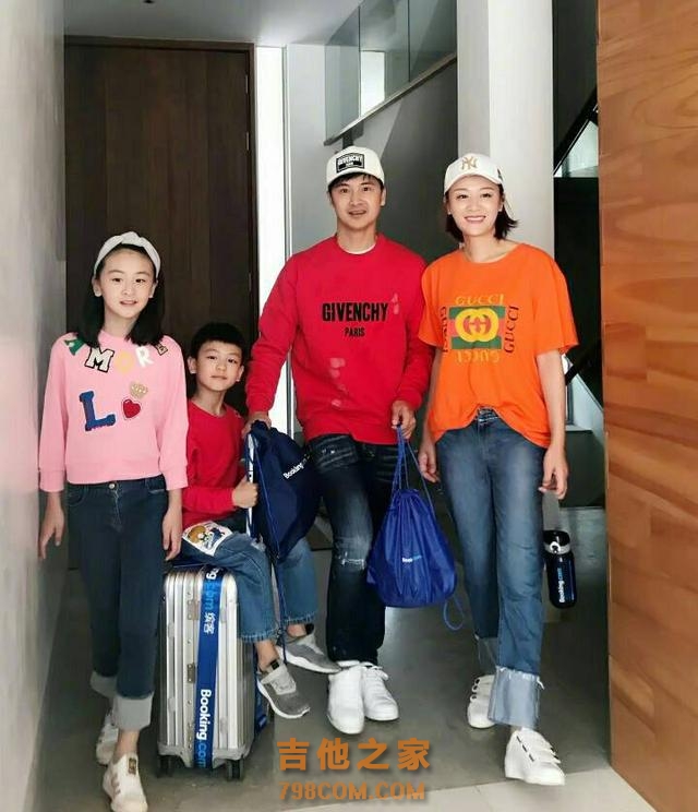 田宸羽弹吉他超有范 田亮自侃是随了自己 网友:是叶一茜的基因好