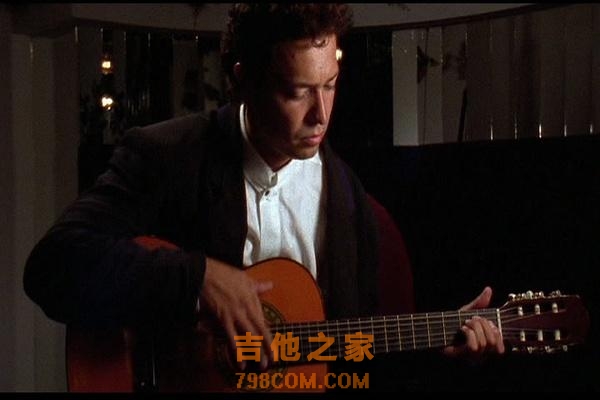 一言不合就开枪，小心电影里的吉他歌手！