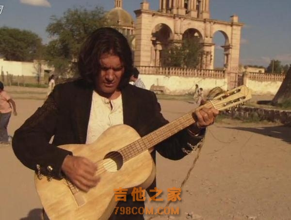 一言不合就开枪，小心电影里的吉他歌手！