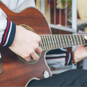 吉他新手选琴需要注意这几点！