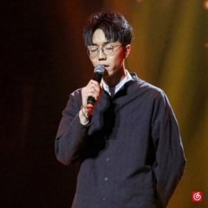 不是一无所有 你还有民谣和吉他