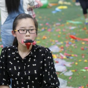 快手上的花姐是什么人啊，为什么都要去看她？