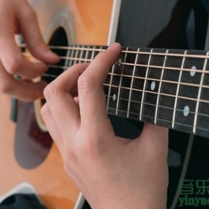 双吉他伴奏配合中要注意什么问题？