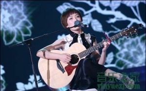 电吉他弹到髙把位时音就不准