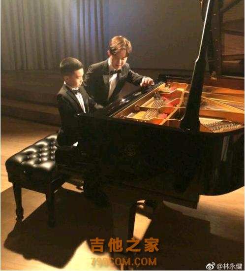 萌娃才艺惊人：诺一弹吉他，大俊走向国际，看完王诗龄不会再黑她