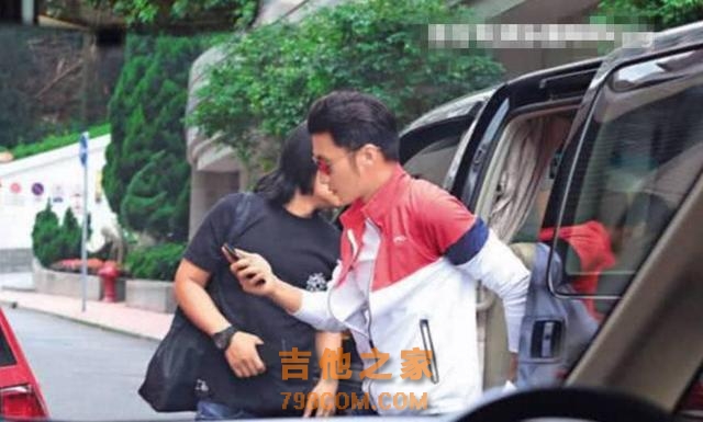 谢霆锋探望张柏芝母子 父子罕见合体玩吉他！