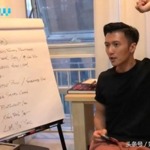 谢霆锋为王菲窦靖童弹吉他伴奏视频流出，其乐融融画面温馨！ ...