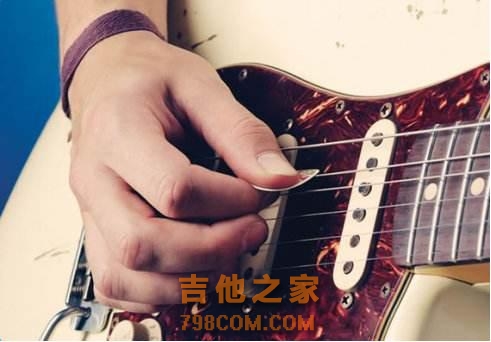 小拨片大学问！想要吉他音色更好听，你的拨片选对了吗？