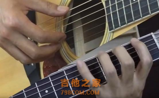 吉他爬格子究竟有没有必要？你的姿势对了才知道多有用！